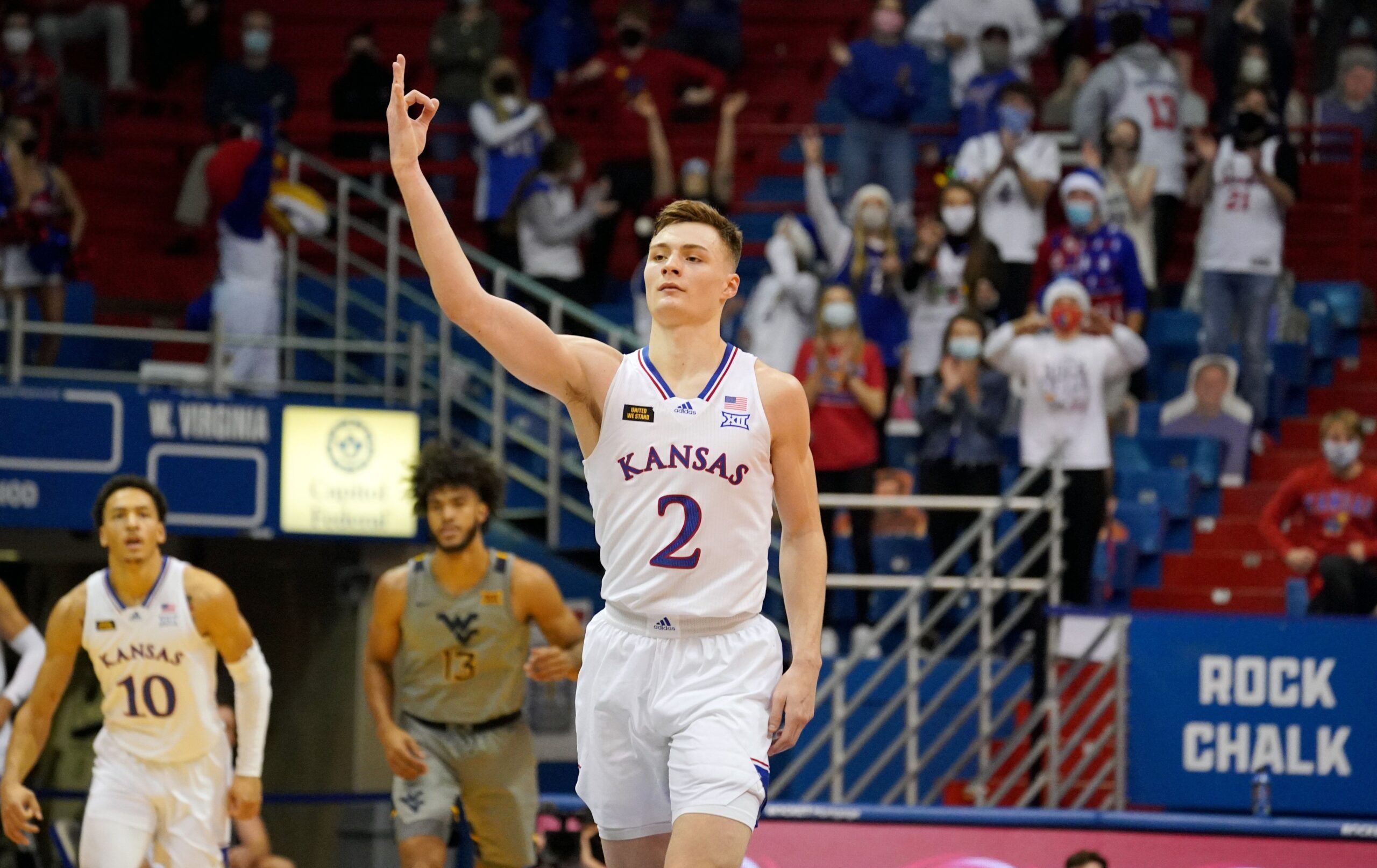 No. 3 Kansas buries 16 3-pointers in knocking off No. 7 West Virginia, 79-65